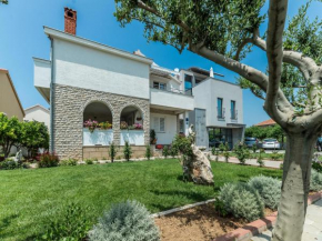  Apartments Dalmatia  Привлака